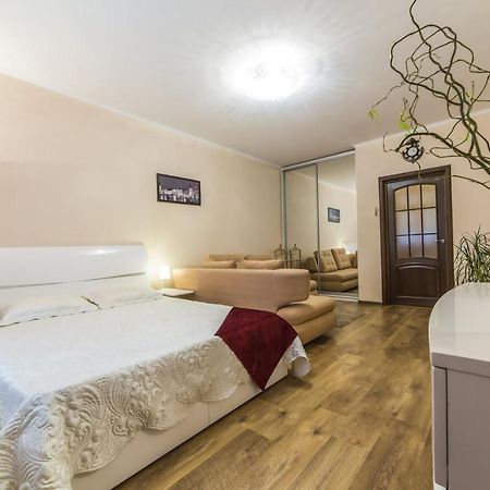 1 Поверх Ж К Паркові Озера Метро Дарниця Apartamento Kiev Exterior foto
