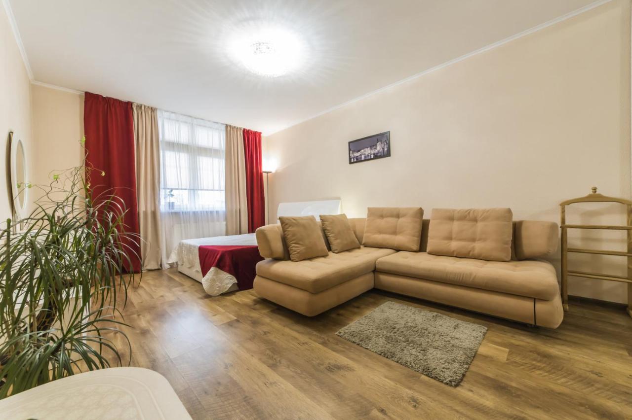 1 Поверх Ж К Паркові Озера Метро Дарниця Apartamento Kiev Exterior foto
