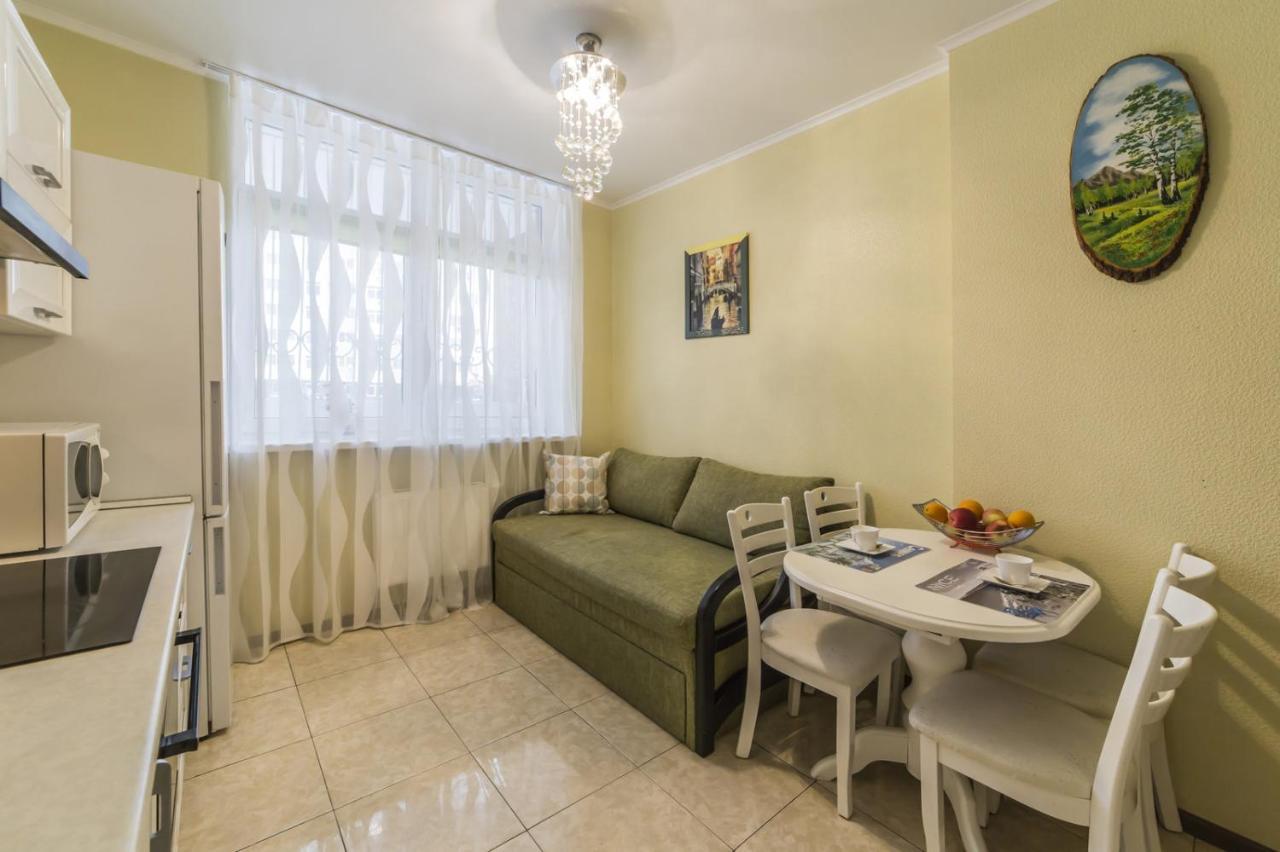 1 Поверх Ж К Паркові Озера Метро Дарниця Apartamento Kiev Exterior foto