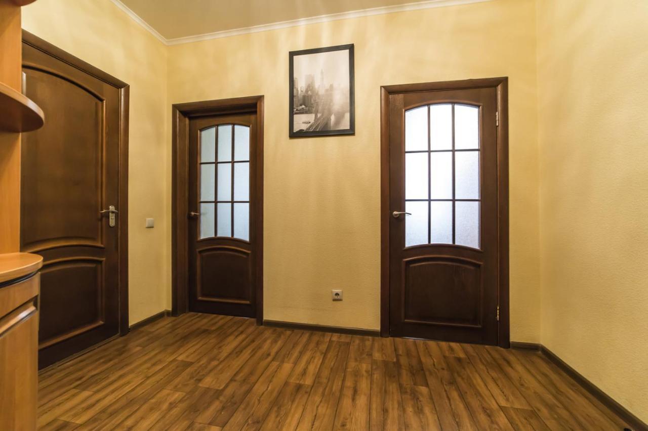 1 Поверх Ж К Паркові Озера Метро Дарниця Apartamento Kiev Exterior foto