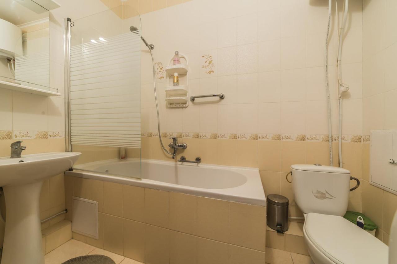 1 Поверх Ж К Паркові Озера Метро Дарниця Apartamento Kiev Exterior foto