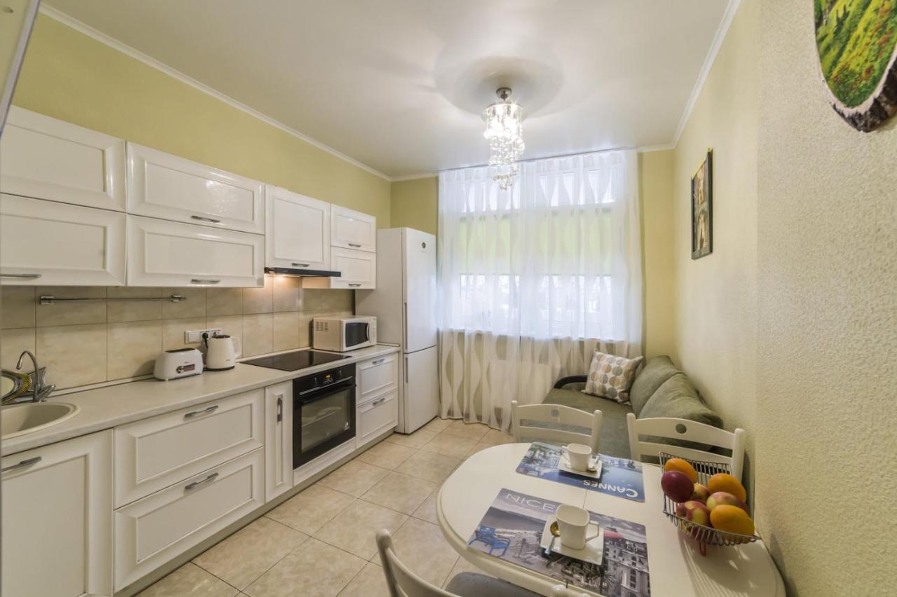1 Поверх Ж К Паркові Озера Метро Дарниця Apartamento Kiev Exterior foto
