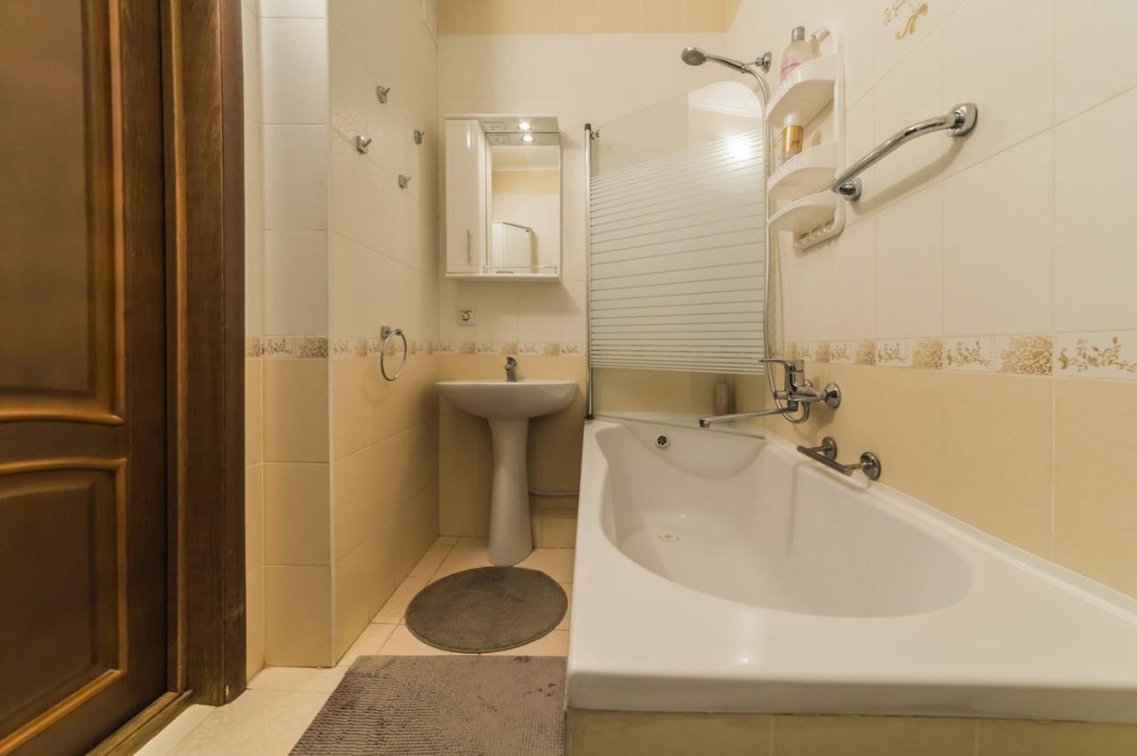 1 Поверх Ж К Паркові Озера Метро Дарниця Apartamento Kiev Exterior foto