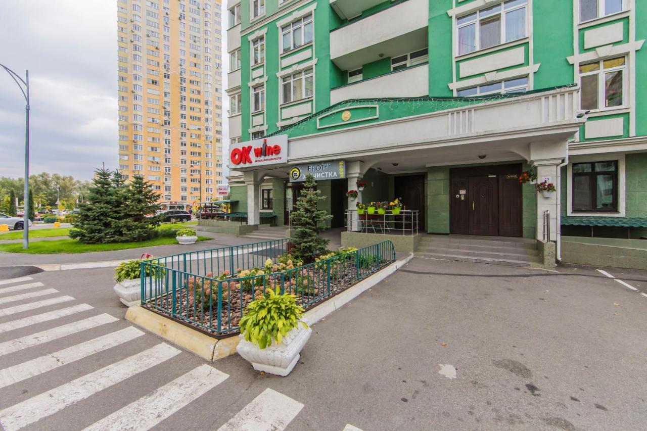 1 Поверх Ж К Паркові Озера Метро Дарниця Apartamento Kiev Exterior foto