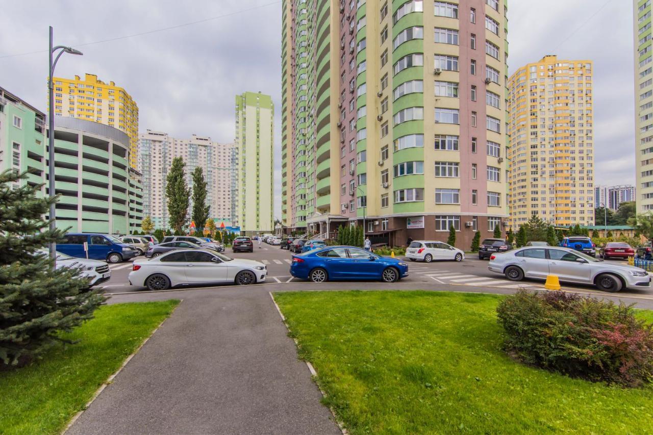 1 Поверх Ж К Паркові Озера Метро Дарниця Apartamento Kiev Exterior foto